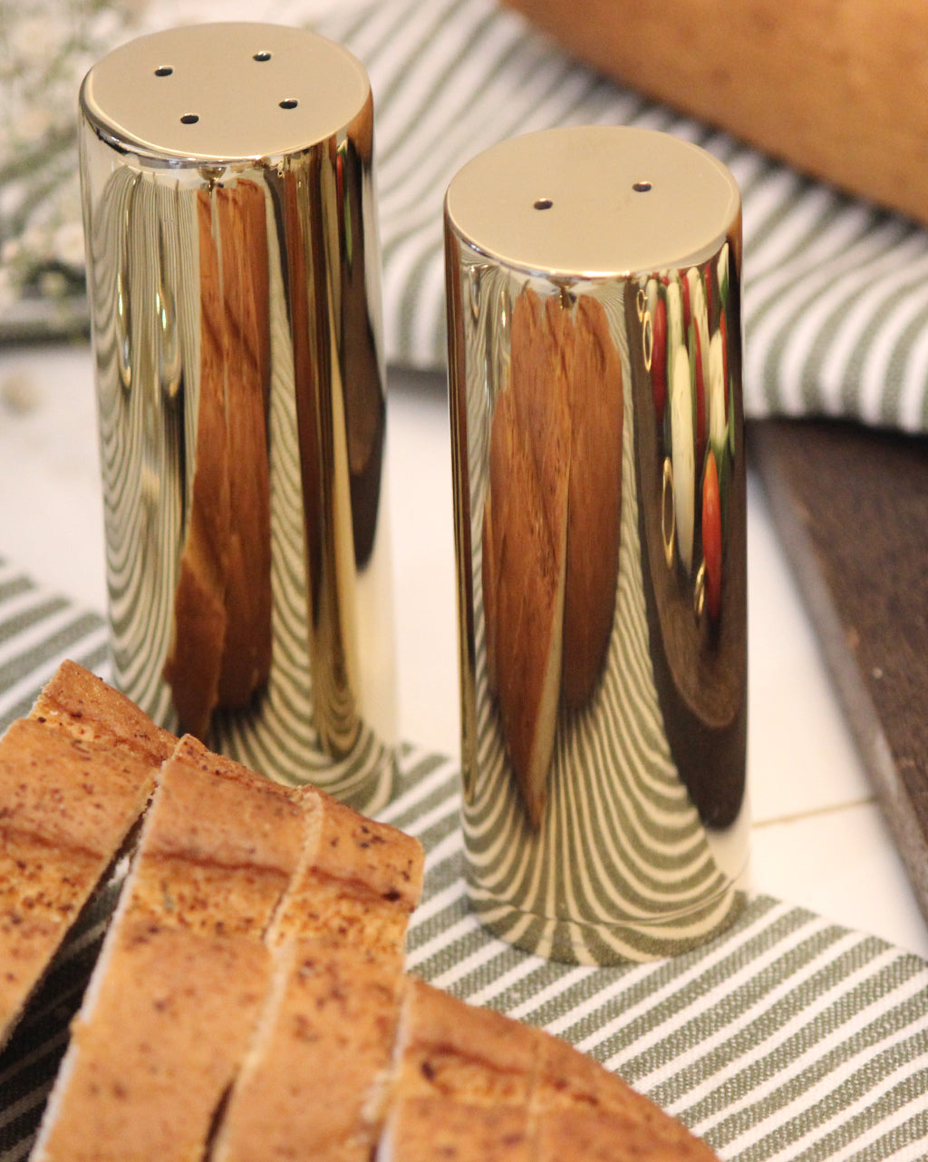 Salt and Pepper Shaker Set of 2