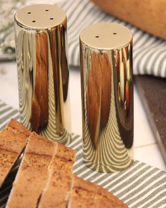 Salt and Pepper Shaker Set of 2