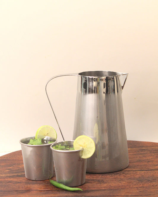 Carafe with Tumblers