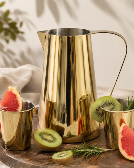 Carafe with Tumblers