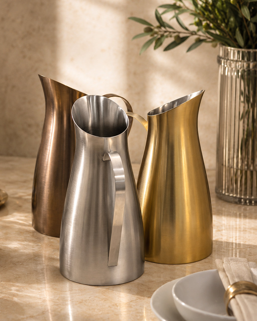 Carafe with handle