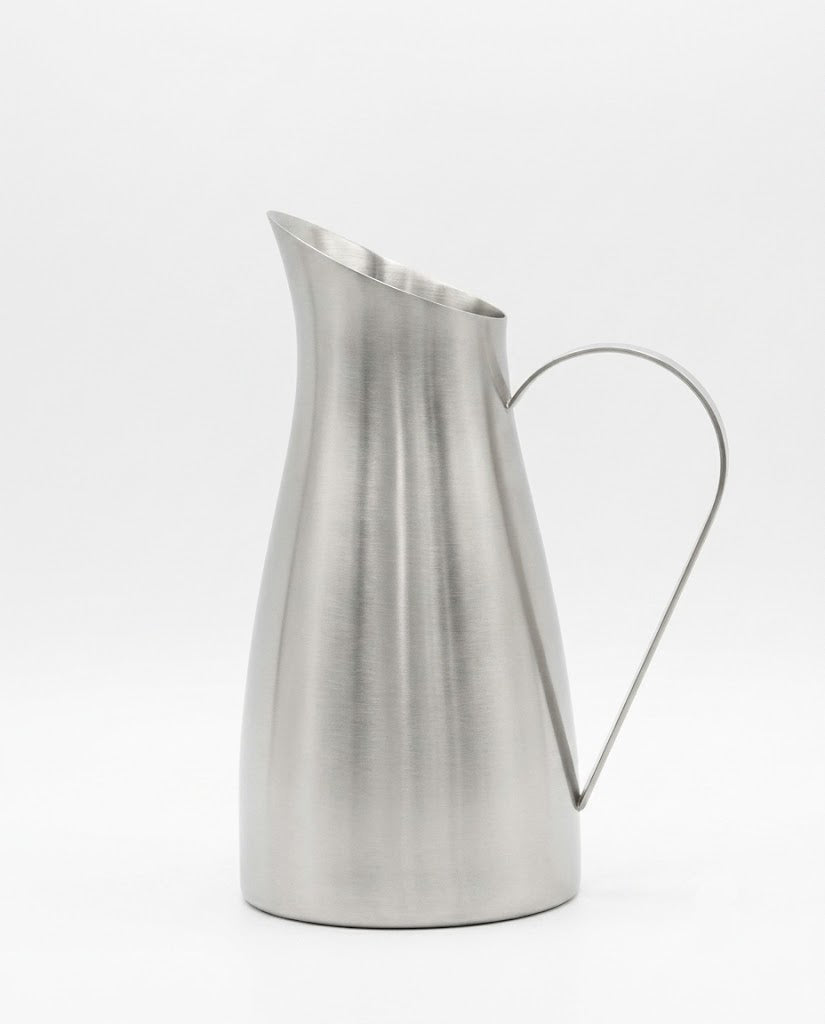 Carafe with handle