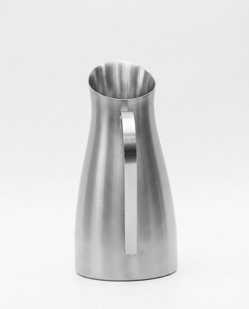 Carafe with handle