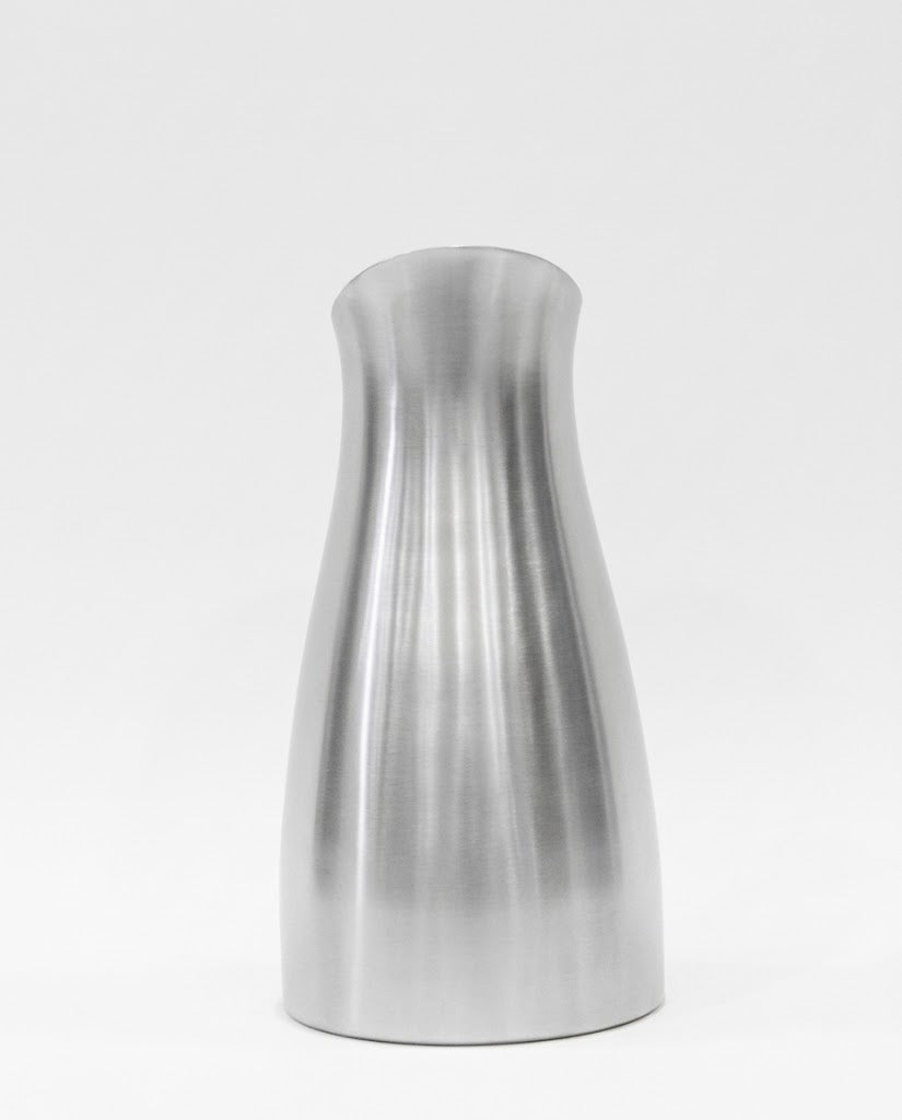 Carafe with handle