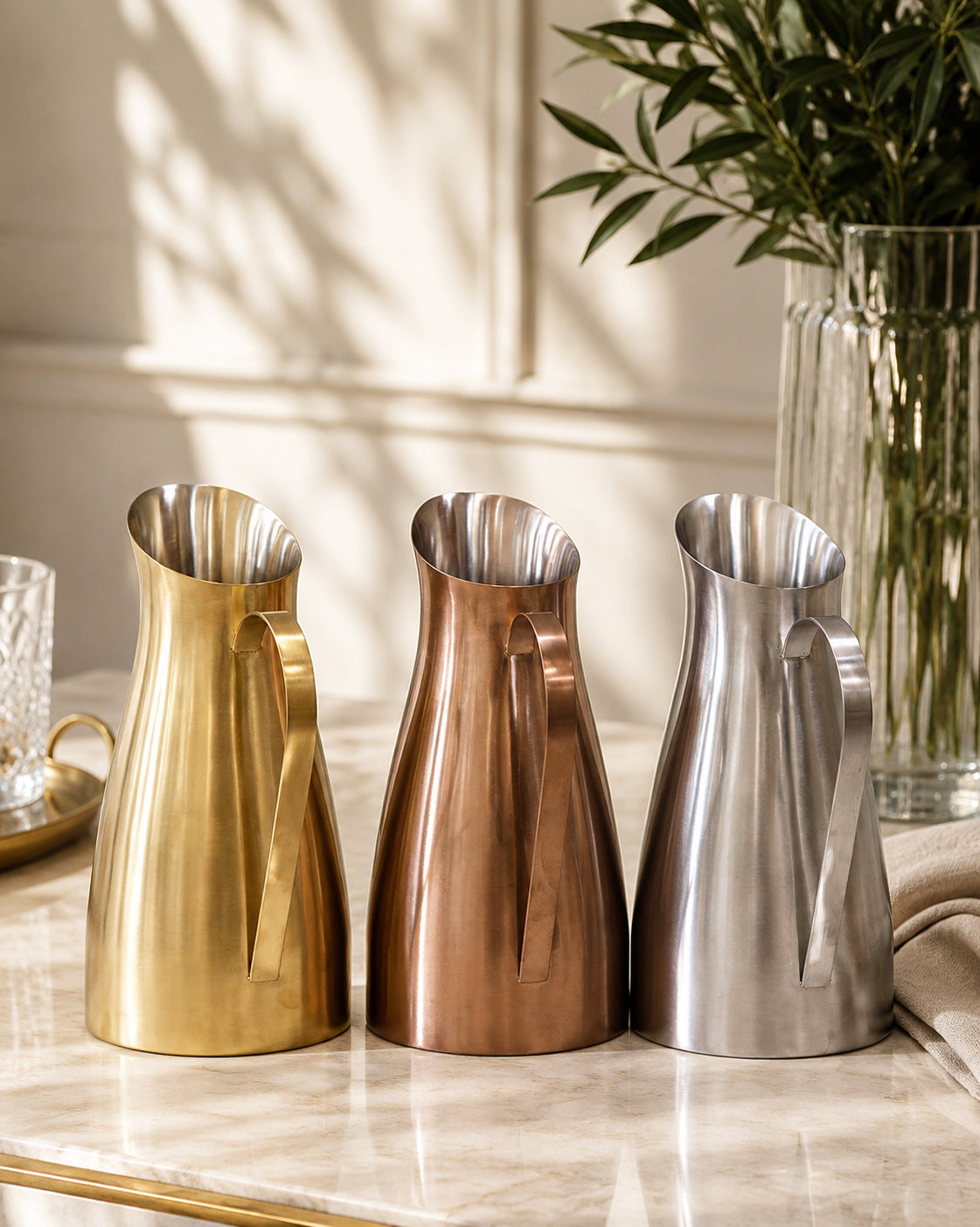 Carafe with handle