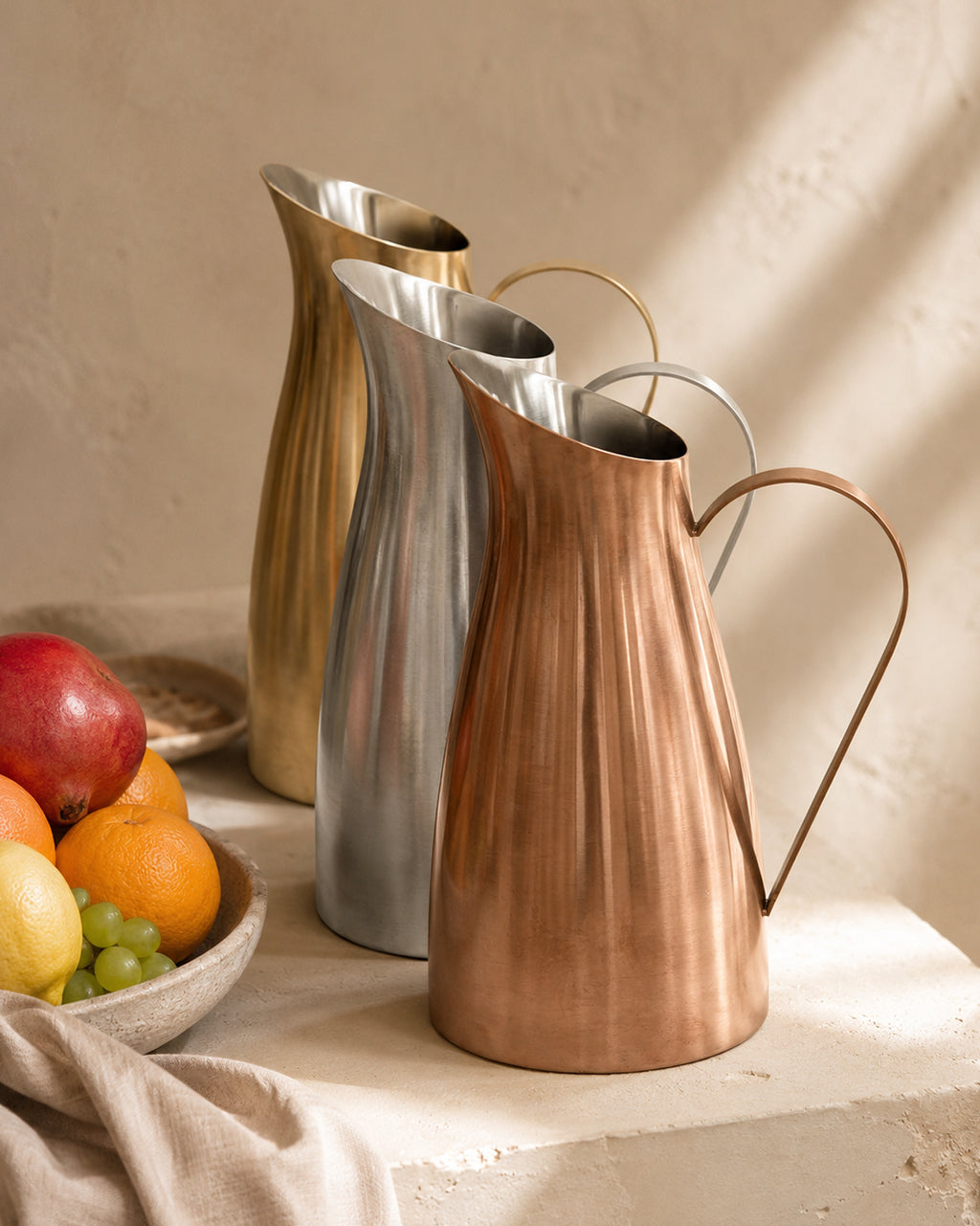 Carafe with handle
