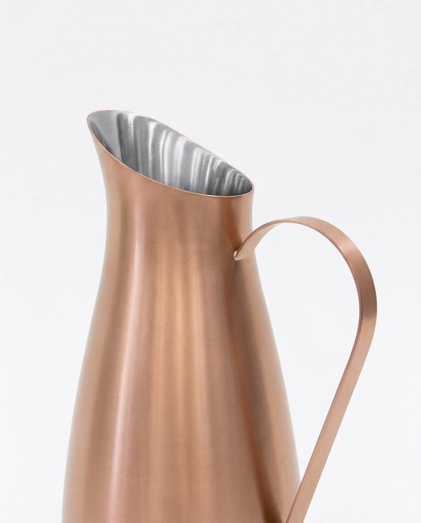 Carafe with handle