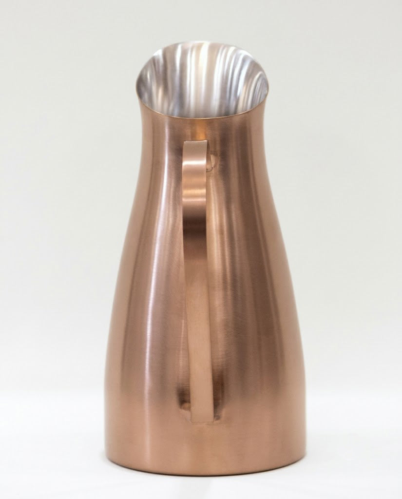 Carafe with handle