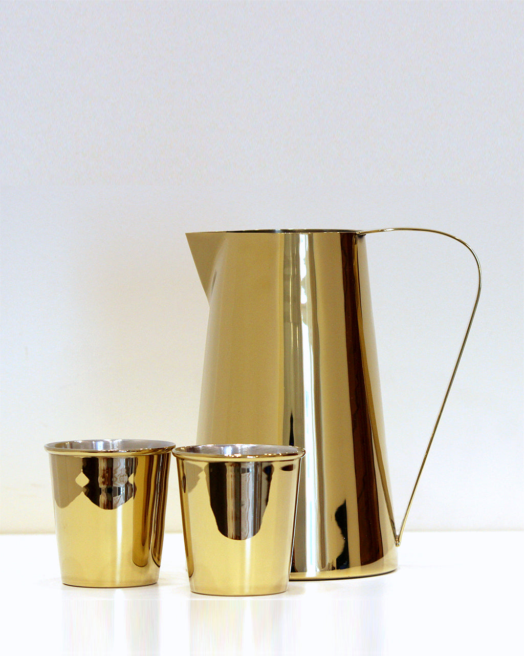 Carafe with Tumblers
