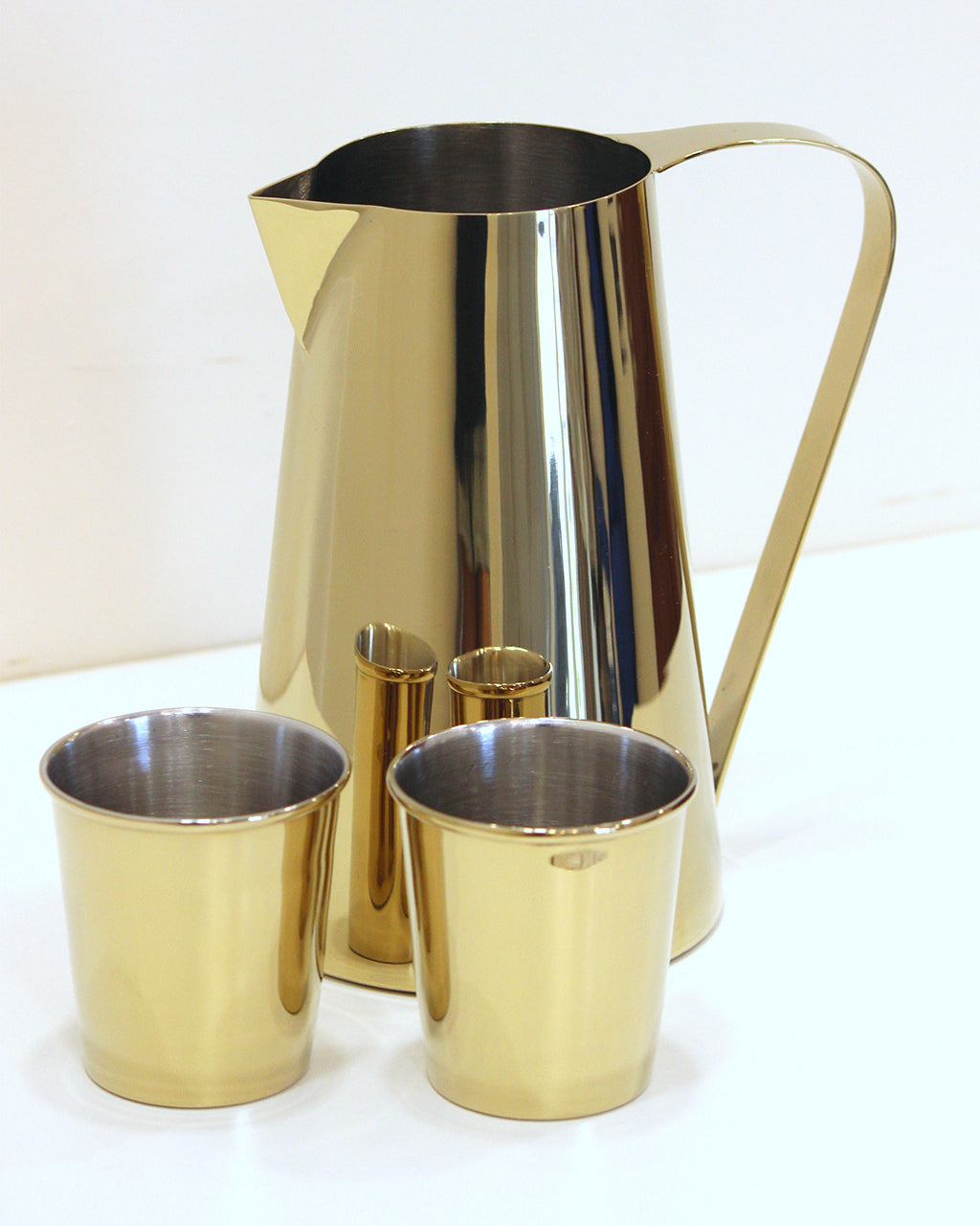 Carafe with Tumblers