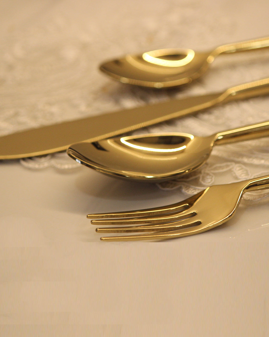 Round Handle Knife Set of 4