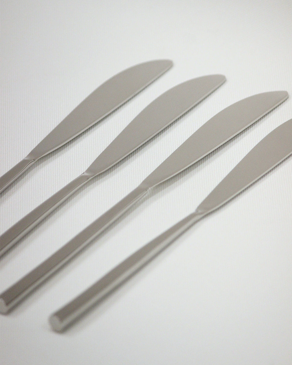 Round Handle Knife Set of 4