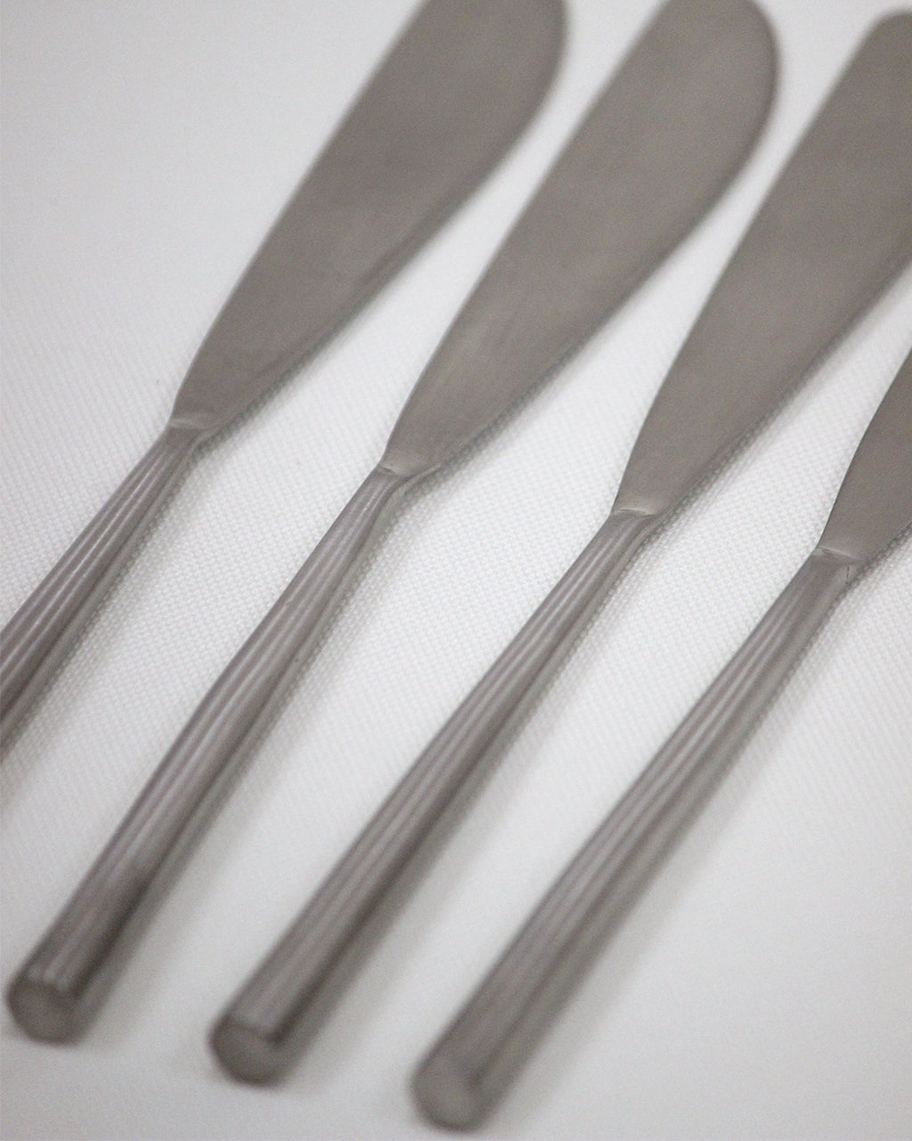 Round Handle Knife Set of 4