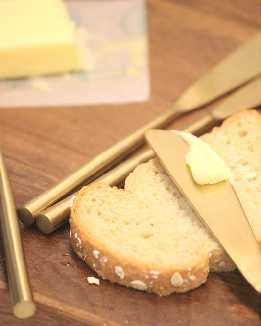 Professional bakery knife for cake decoration and serving butter . 