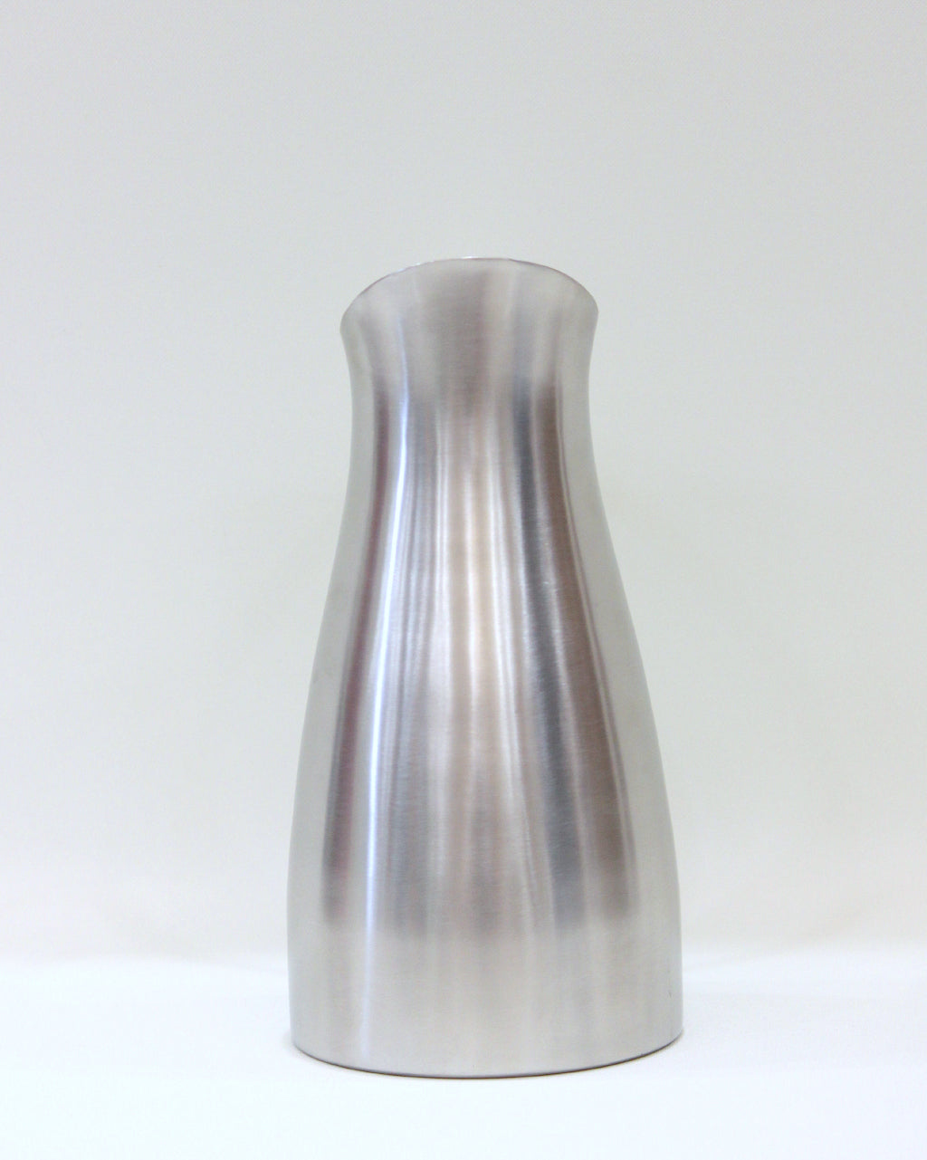Carafe with handle
