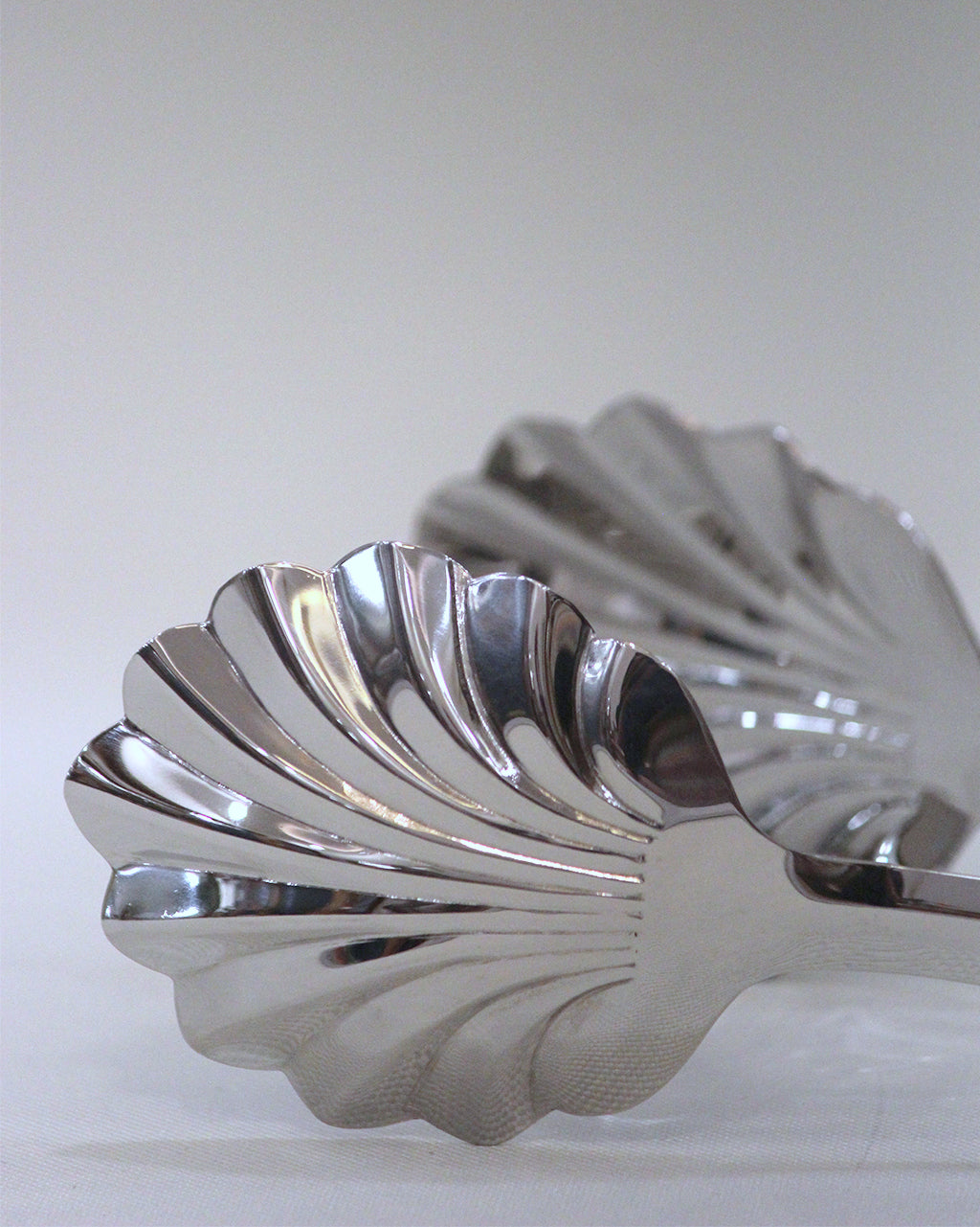 Shell Tongs